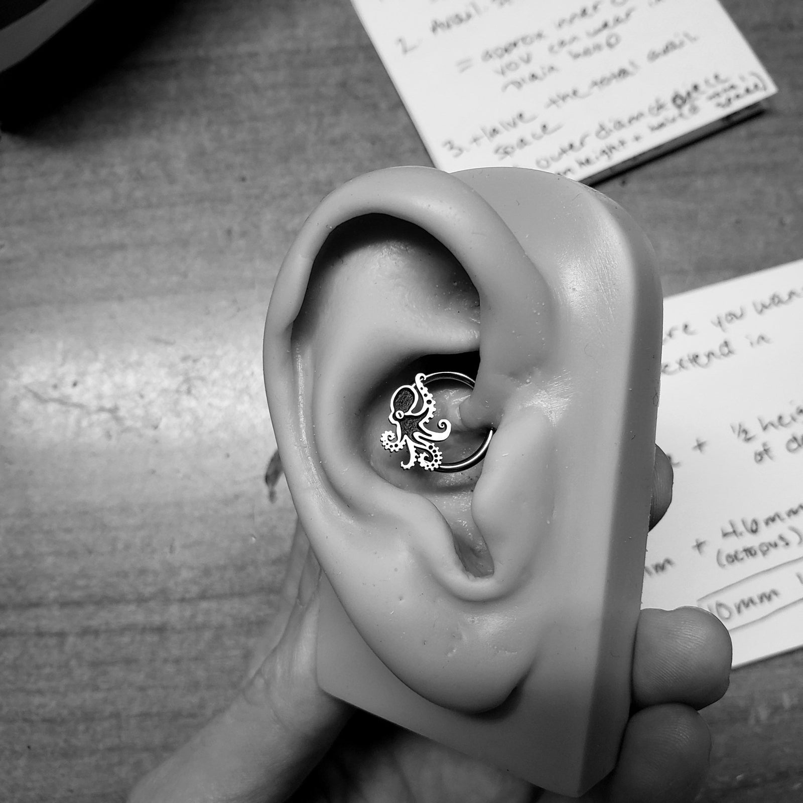 How do I measure my daith piercing? - Metal Lotus