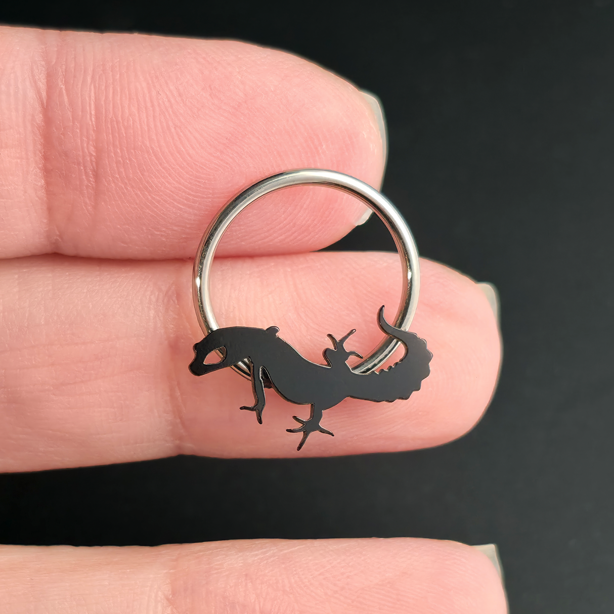 leopard gecko septum ring on hand