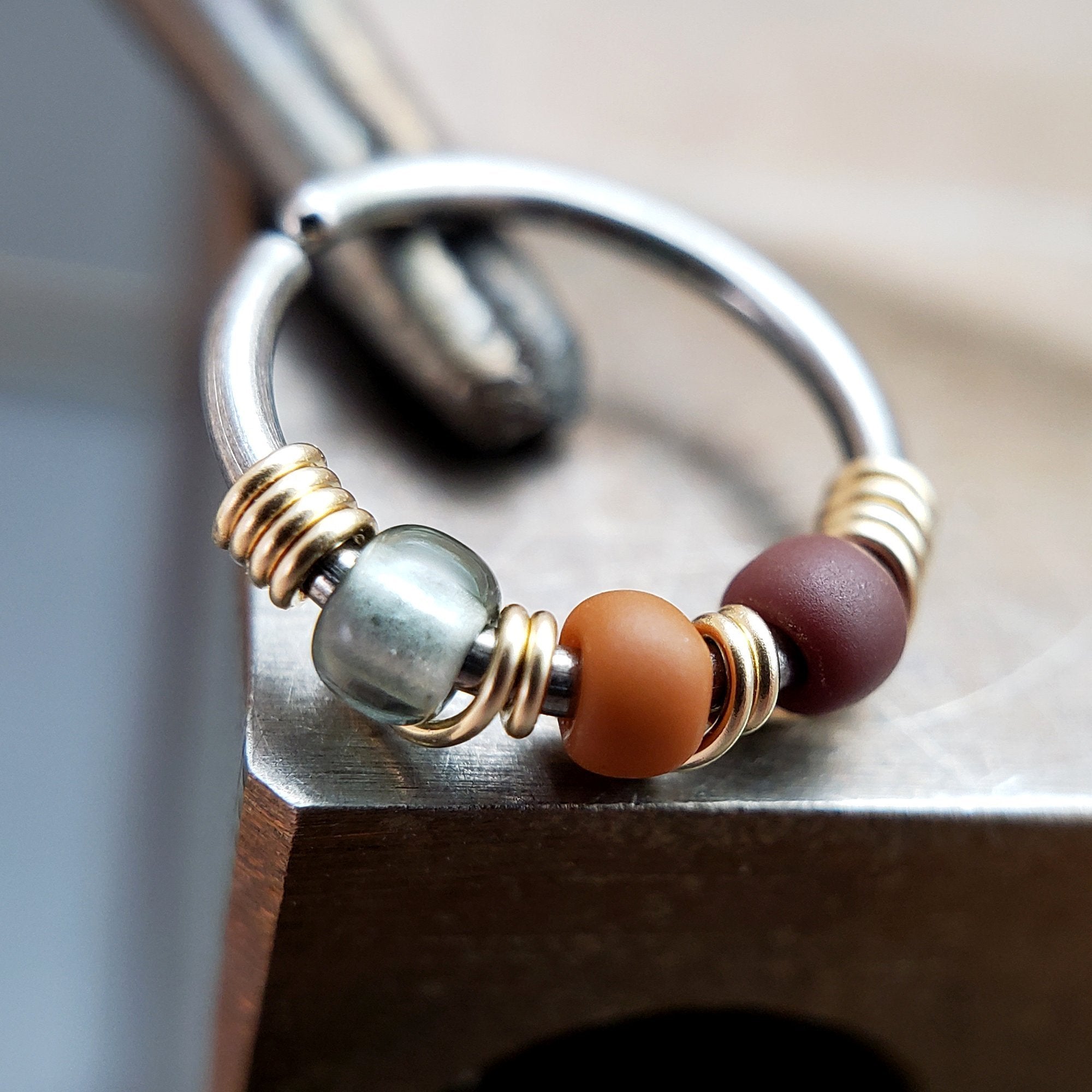 Red Rock - Brown & Grey Nose Ring Hoop - Metal Lotus