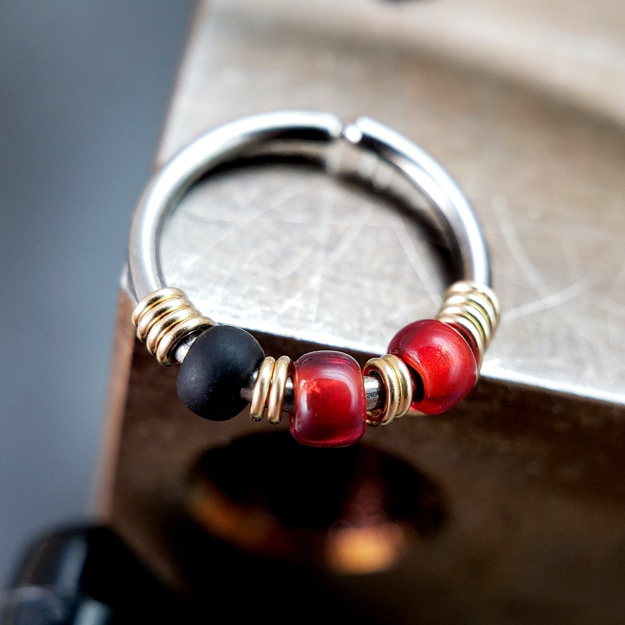 Retro - Red & Black Nose Ring Hoop - Metal Lotus