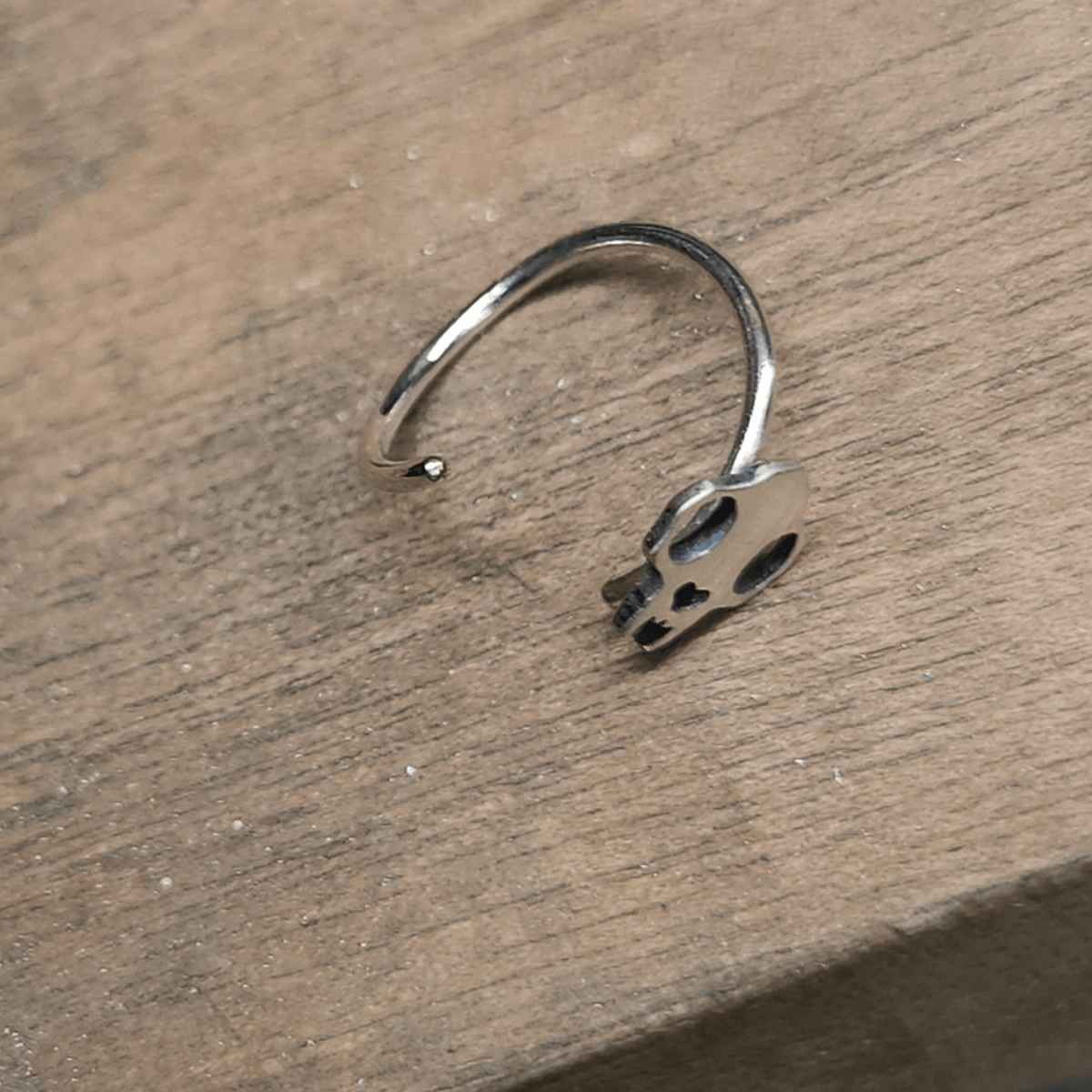 Cat Skull Nose Hoop - Metal Lotus