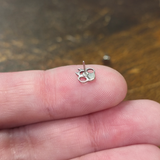 back side of threadless cat skull stud