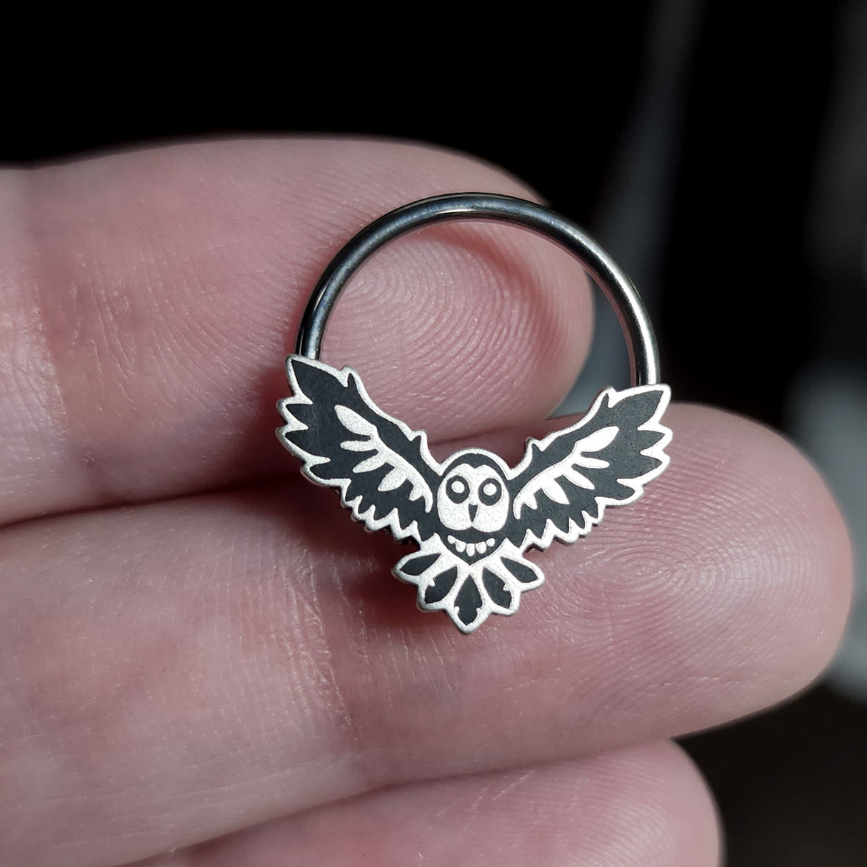 flying owl captive bead ring
