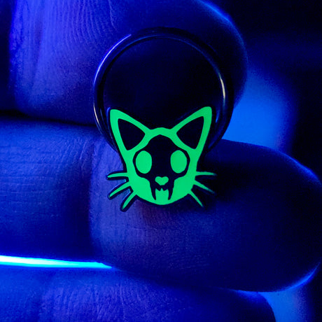 glow in the dark green cat skull captive bead ring