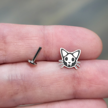 threadless cat skull nose stud and earring