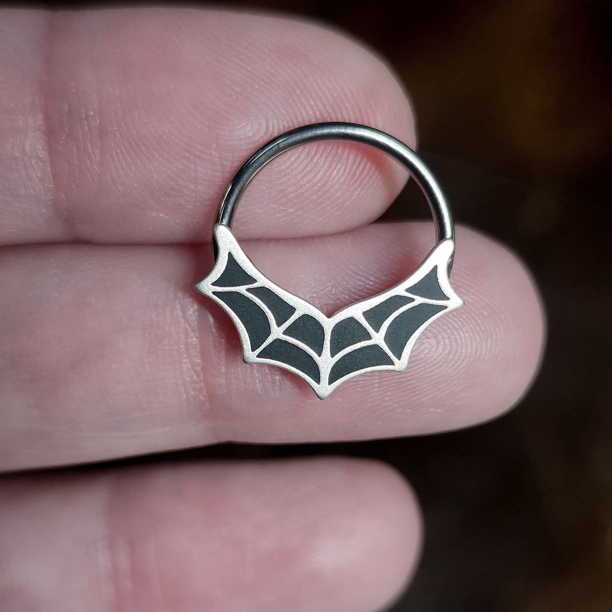 spiderweb captive bead ring