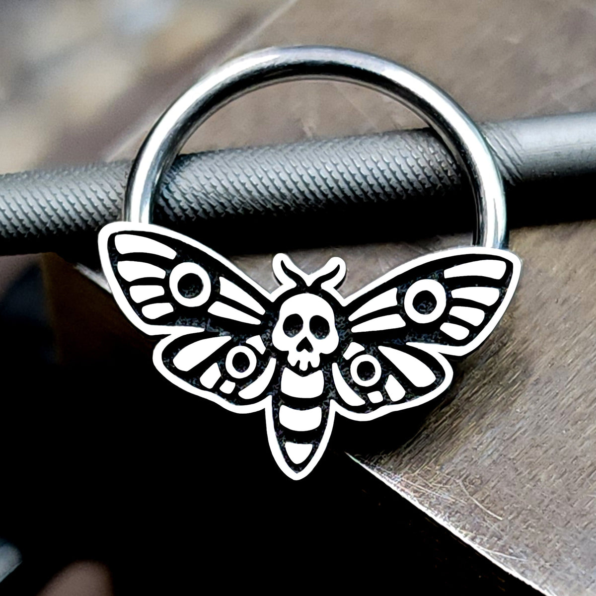 16G Death&#39;s Head Moth Captive Bead Ring - Metal Lotus