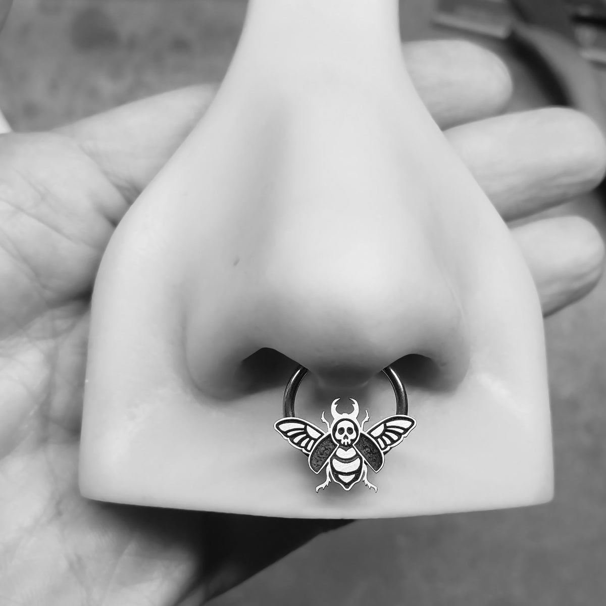16G Skull Beetle Captive Bead Ring - Metal Lotus