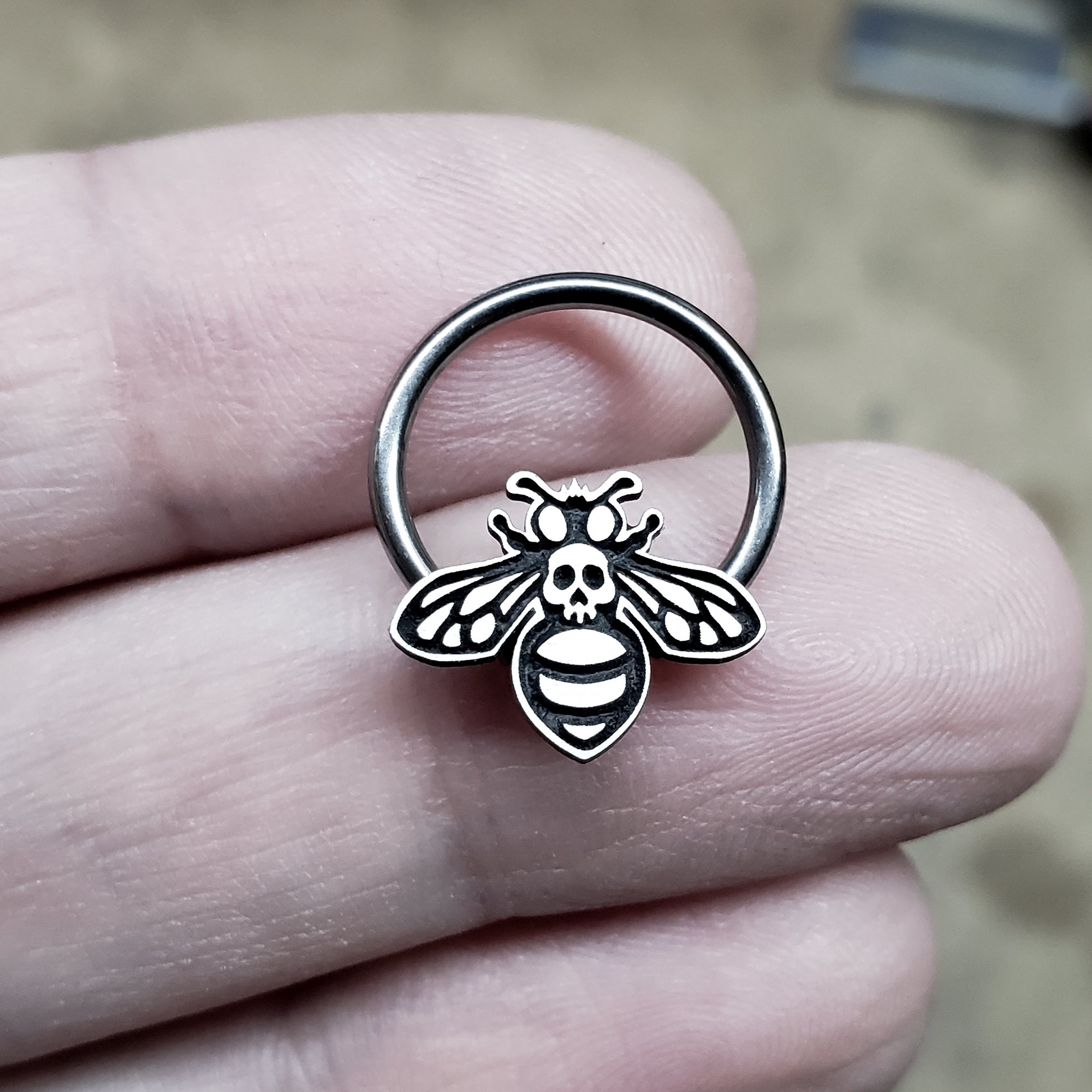 16G Skull Honey Bee Captive Bead Ring - Metal Lotus