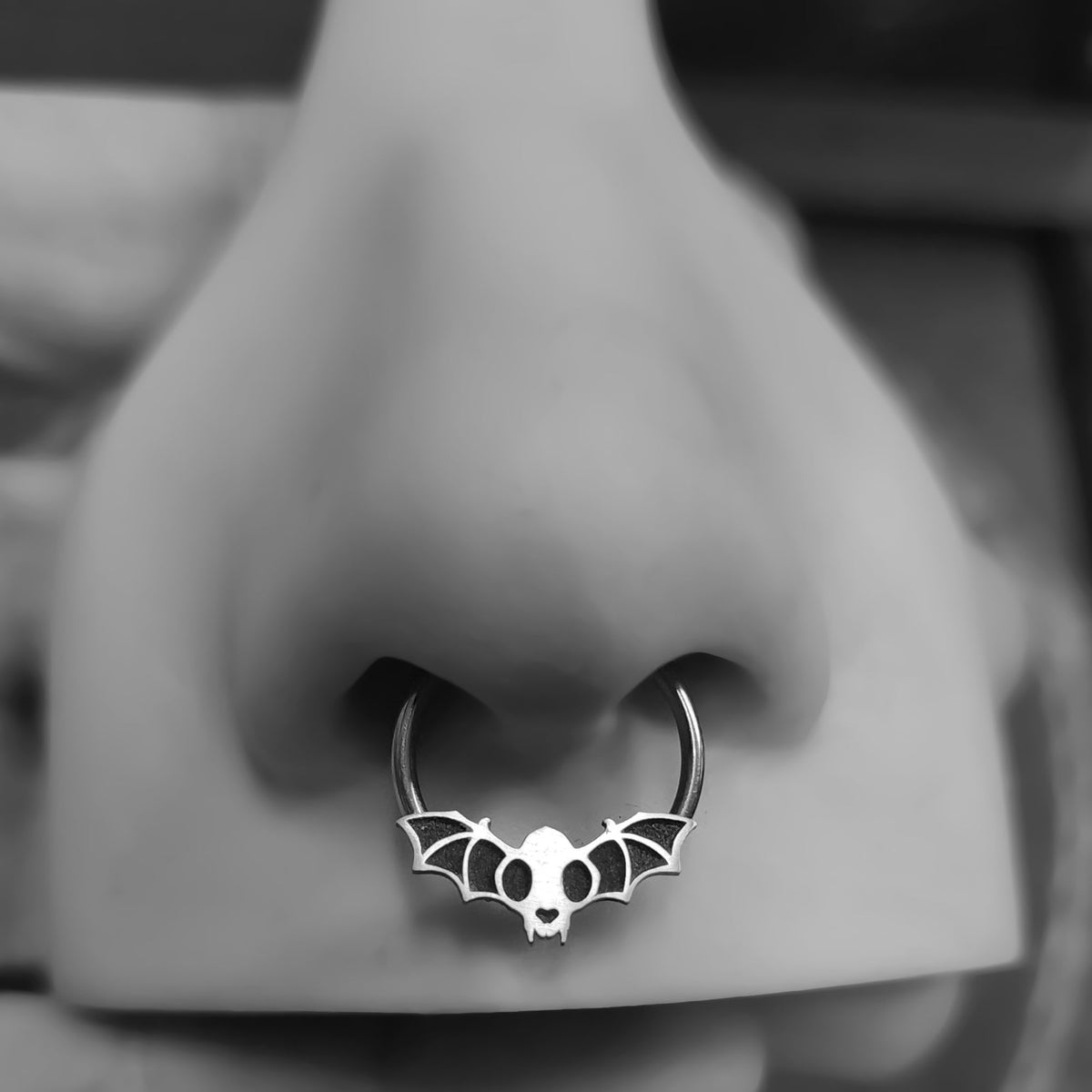 Bat Wing Cat Skull Captive Bead Ring - Metal Lotus