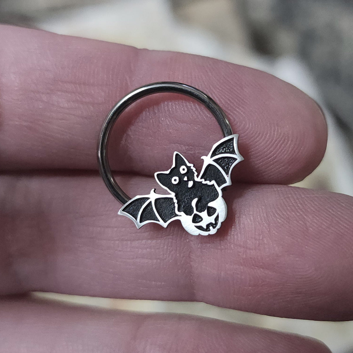 Cat Bat Captive Bead Ring - Metal Lotus