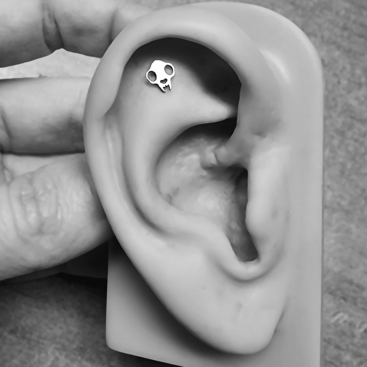 Cat Skull Silhouette Stud - Metal Lotus