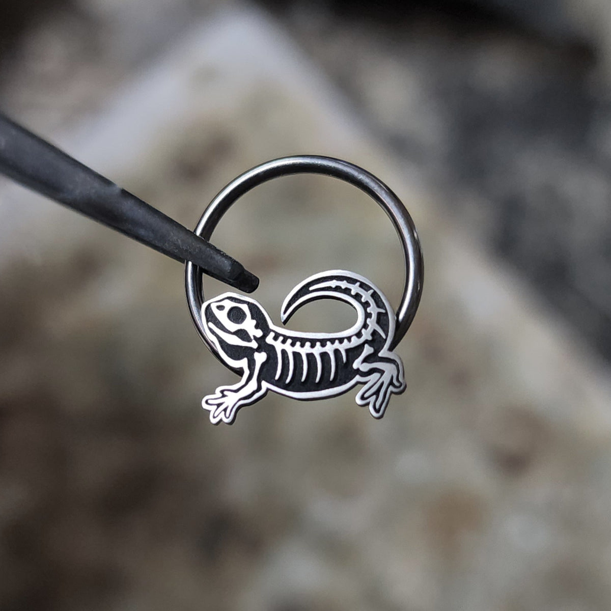 Skeleton Bearded Dragon Captive Bead Ring - Metal Lotus