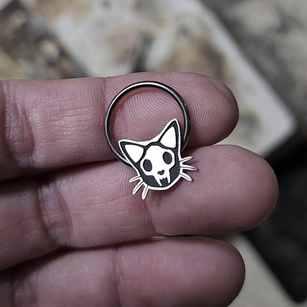 Skull Cat Captive Bead Ring - Metal Lotus