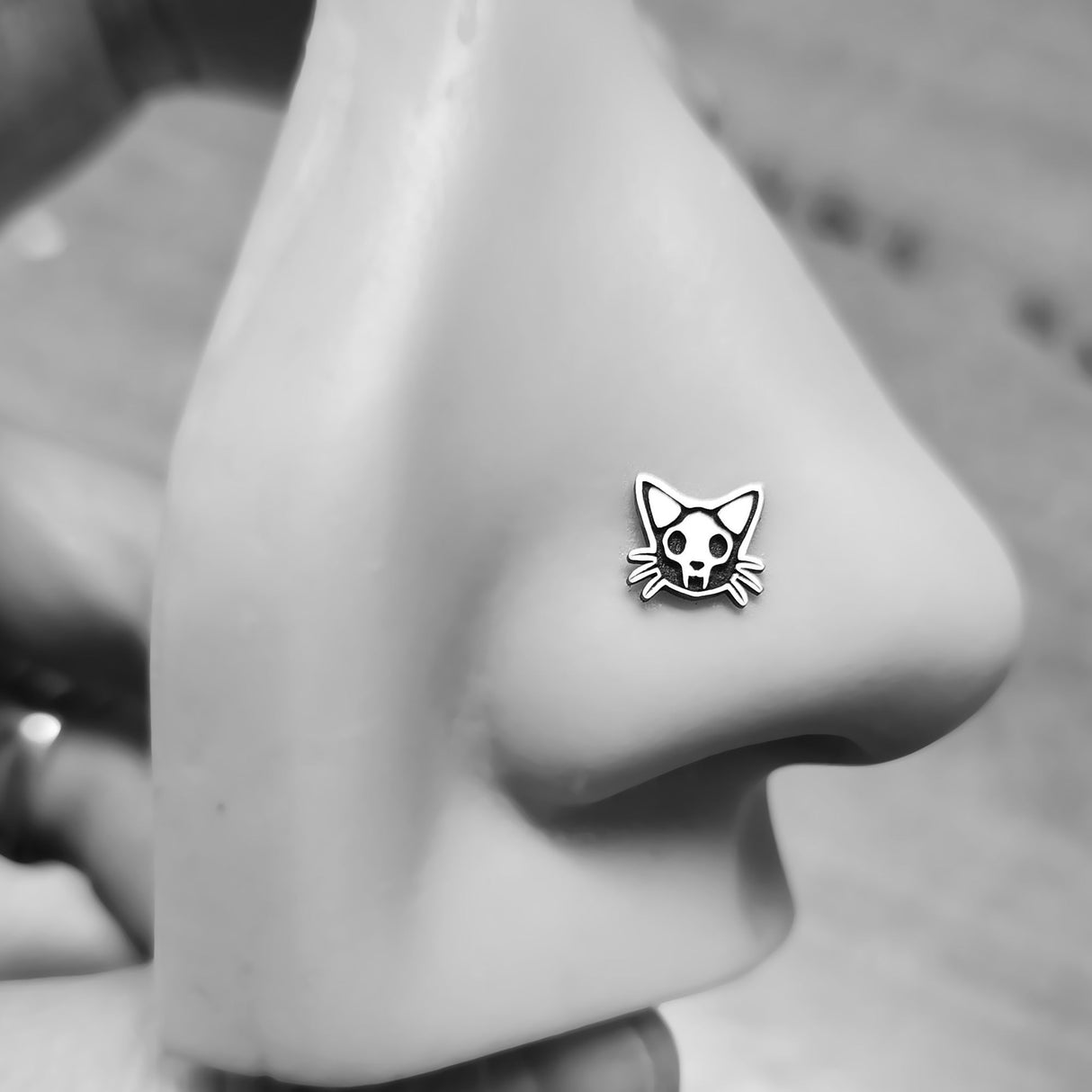 Skull Cat Stud - Metal Lotus