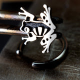 Tree Frog Captive Bead Ring - Metal Lotus